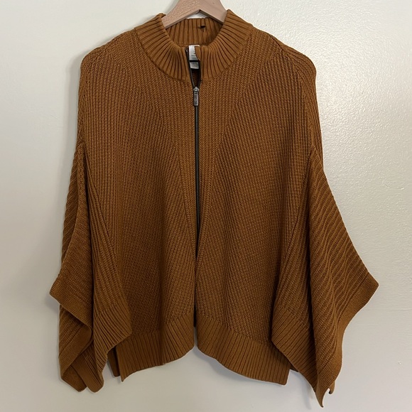 Lululemon Softer Still Wrap in Spiced Bronze - Picture 7 of 14